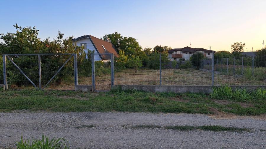 Vanzare teren intravilan imprejmuit 800mp Buftea