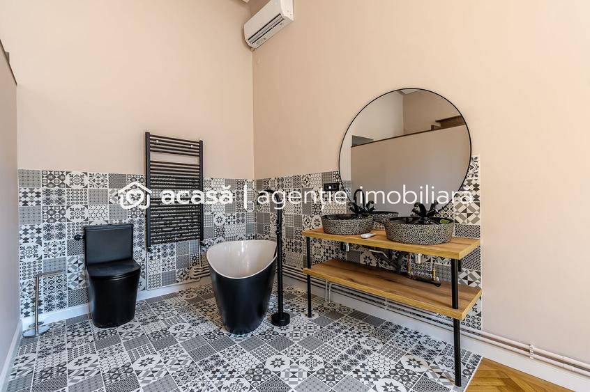 Apartament ULTRACENTRAL cu 3 camere, la cheie, renovat recent