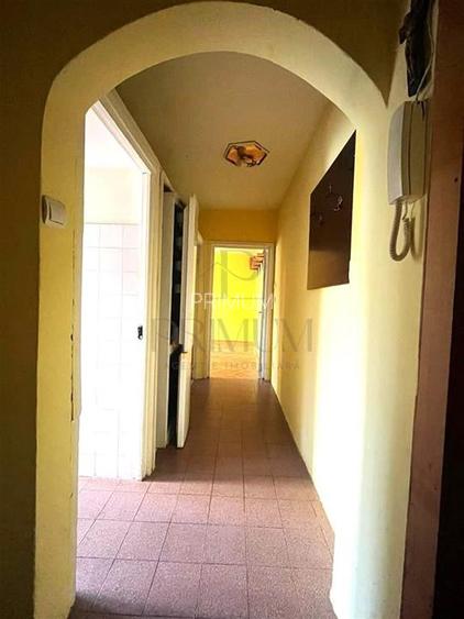 GIROCULUI - 4 CAMERE - ETAJ 1 - BLOC IZOLAT - 2 BALCOANE - ZONA PADURICE - 13