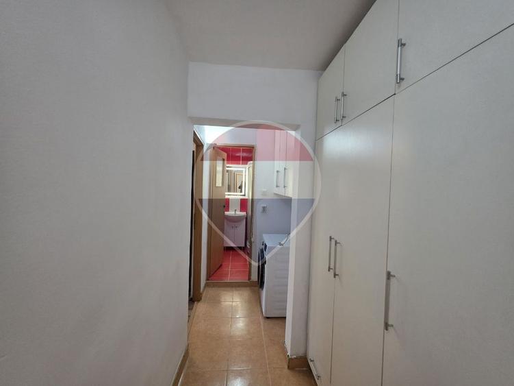Apartament 4 camere decomandat etaj 2 centrala în zona Confectii