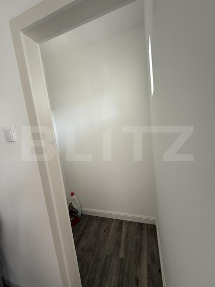 Apartament 2 camere de vânzare, 52 mp, Tractorul, Brașov