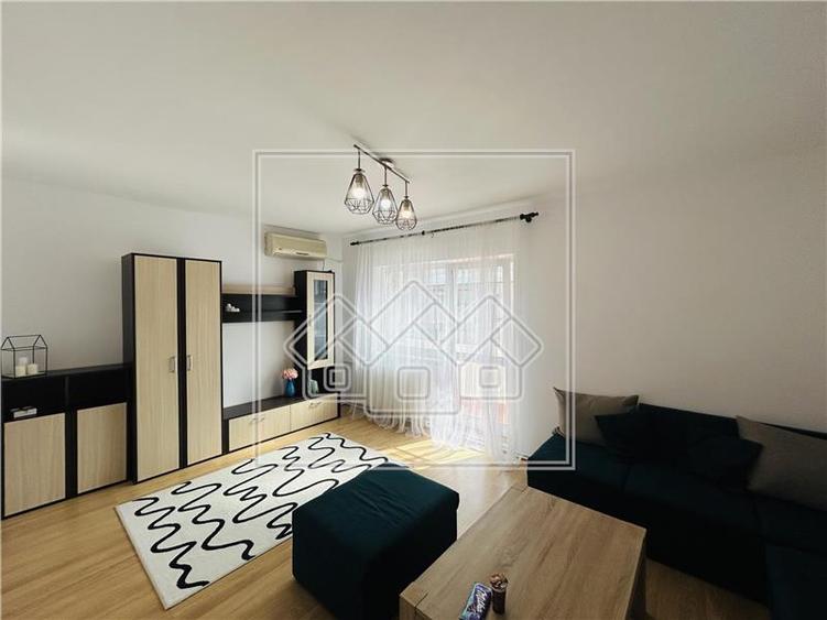 Ap decomandat, 3 camere, 2 bai, 2 balcoane - Zona Turnisor