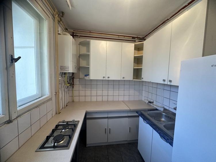 Floreasca, 2 camere decomandate, parter inalt, balcon, centrala proprie
