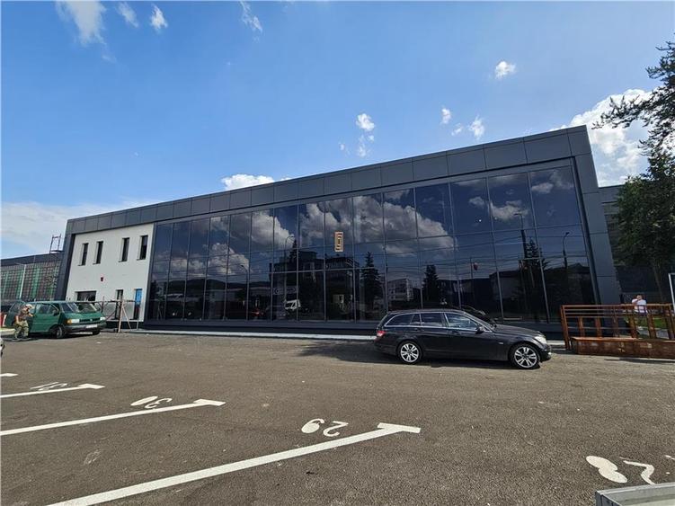 Spatiu Comercial Etaj - 500 mp - Showroom - Servicii