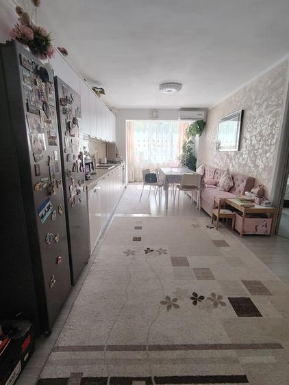 De vanzare , ap cu 3 camere, 59 mp ,Florilor