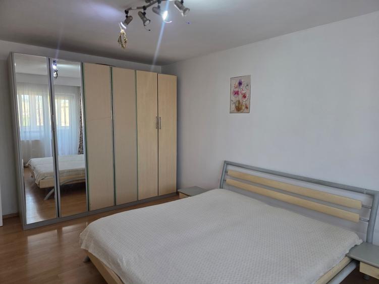 Inchiriez apartament 3 camere Dorobanti Deva