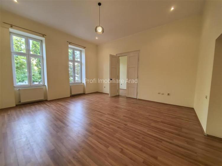 Apartament etaj 1 ultracentral langa Primaria Arad - 13