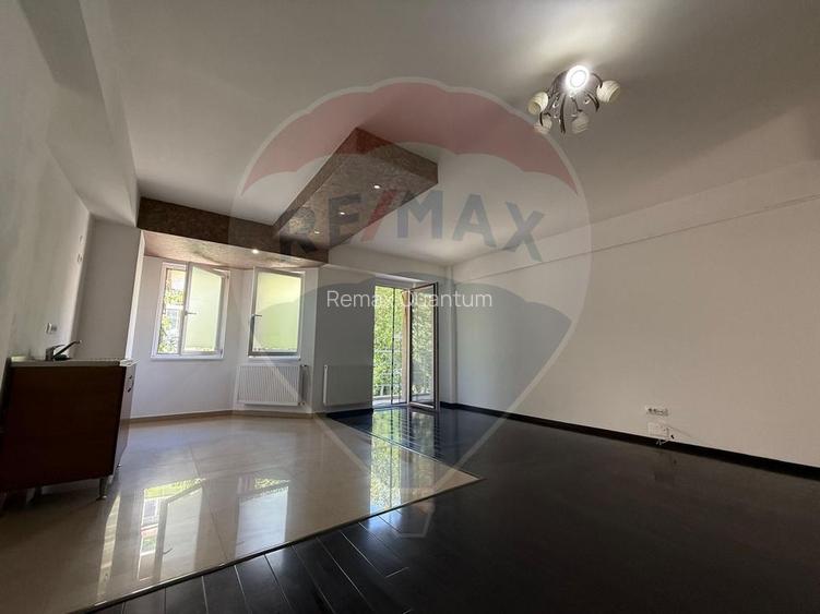 De Vânzare Apartament cu 2 camere,53 mp,  etaj 1,  Bloc Nou- Rogerius - 5