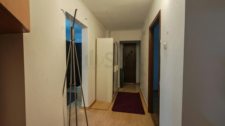 REA1029848 Apartament 4 camere decomandat, Rond Alba Iulia, mobilat, 2 băi, 2 b