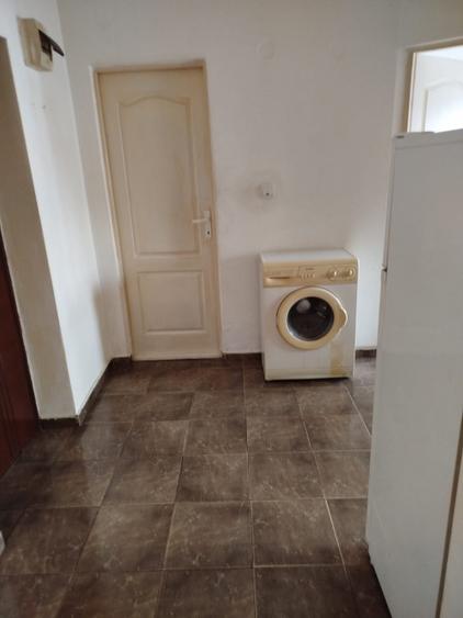 Apartament 2 camere etaj 2 zona Independentei