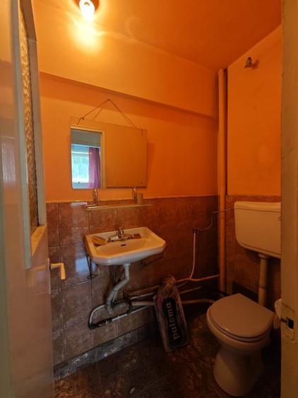 Apartament de vanzare, cu 3 camere spațios, etaj 1, zona Parcul Mara