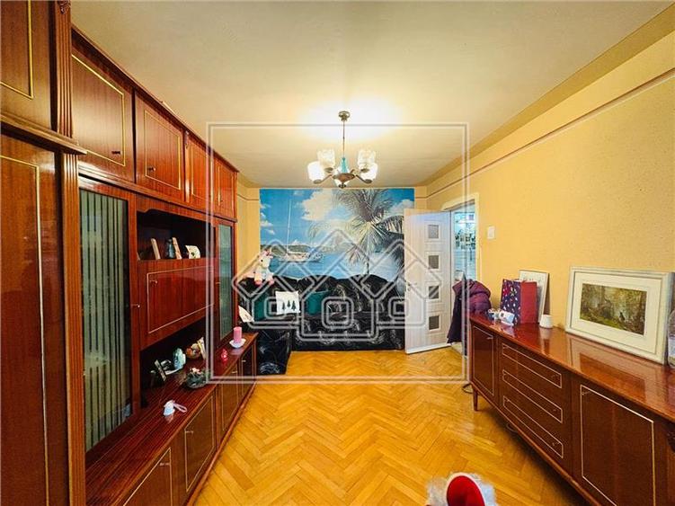 Apartament 3 camere - 2 balcoane - Valea Aurie