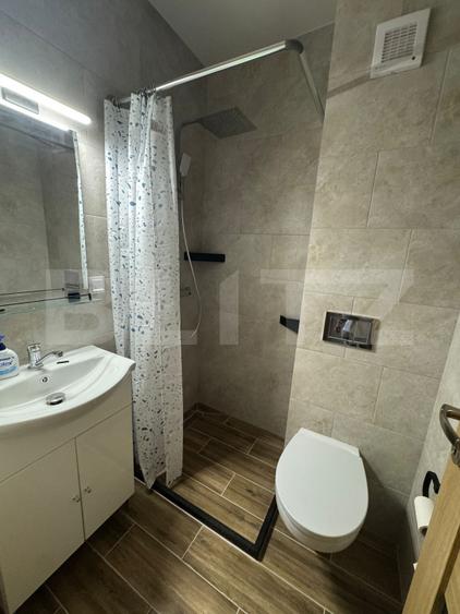 Apartament 3 camere, 65 mp, parcare, zona Plopilor, totul nou , prima inchiriere