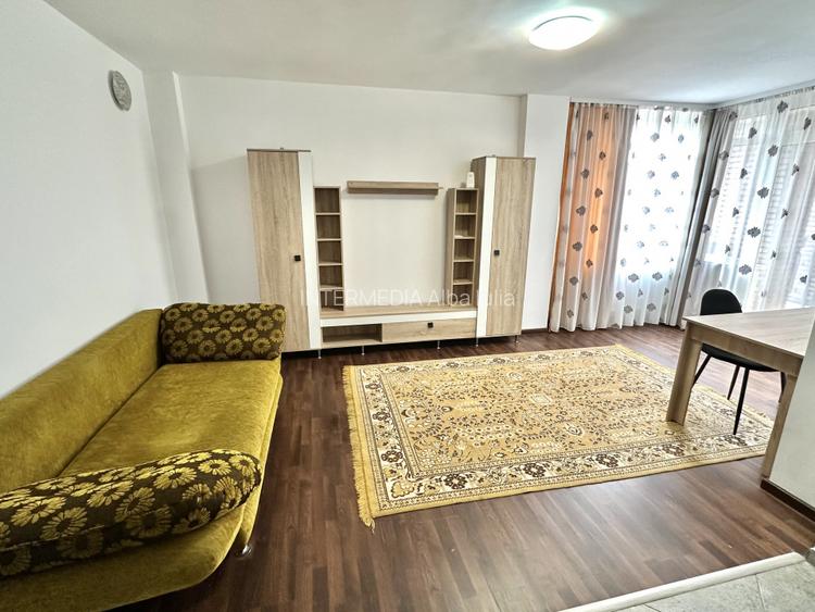 Apartament cu 3 camere I 2 bai I de inchiriat I Centru zona Primariei I etaj 2 I - 2