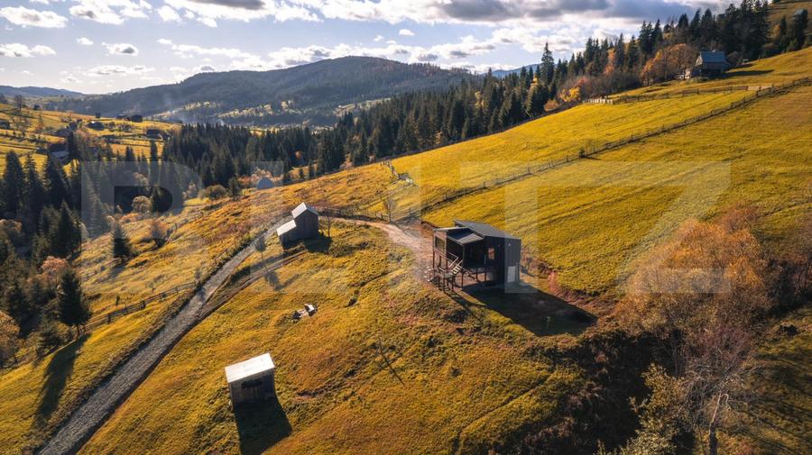 Cabana Tiny House, cu 2 ha teren intravilan, în Bucovina, Moldovita