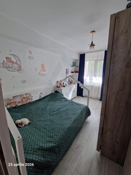 Apartament cu 3 camere 2 dormitoare 80 mp utili etaj 1 Doamna Stanca