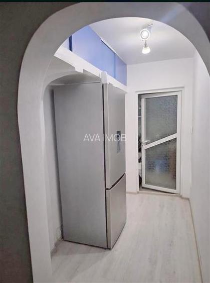 Apartament 3 camere nedecomandat, zona Milcov - 9