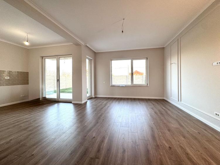 Duplex modern cu grădină, la intrare în Moșnița Nouă
