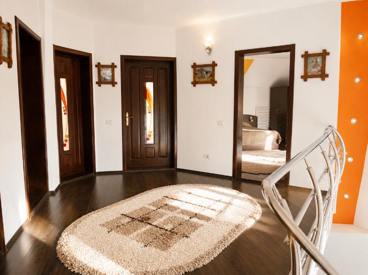 Vilă individuală, mobilată și utilată, teren 800 mp + apartament independent