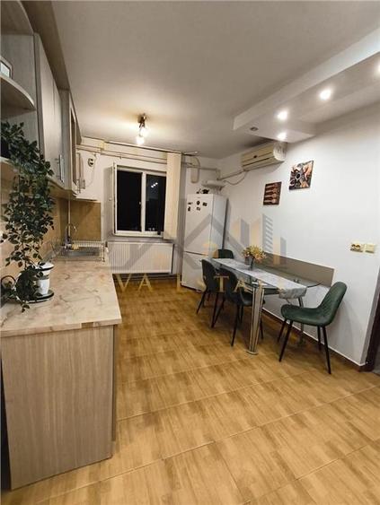 Apartament 3 camere, semidecomandat, 67 mp, et.3, +centrala-Zona Cetatii