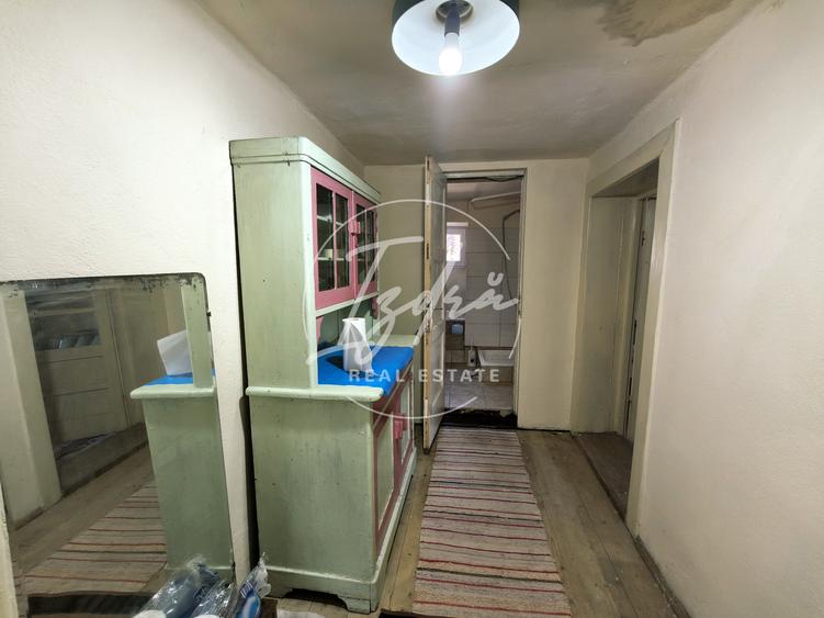 Casa de vanzare la tara cu 1303 mp teren