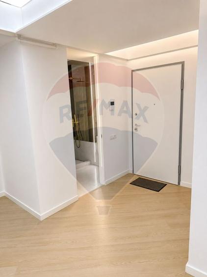 Apartament cu 3 camere de închiriat în zona Pipera