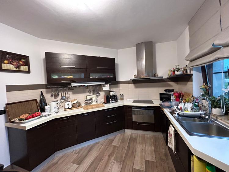 Casa individuala, 6 camere, 300 mp, 1100 mp teren, Prof Ioan Rus
