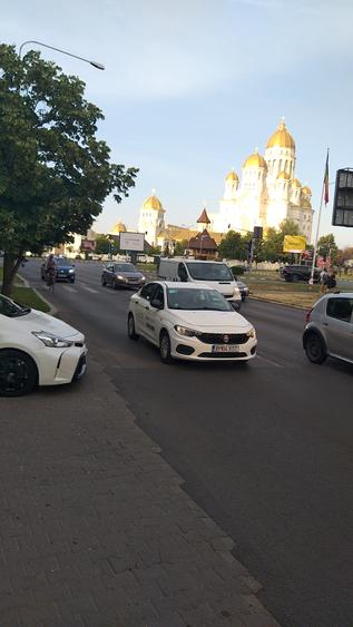 Calea 13 Septembrie langa Mariott, cu vedere panoramica spre Catedrala Nationala