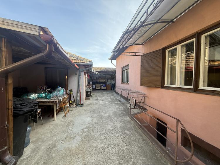Casa individuala de vanzare | Zona-ULTRACENTRALA | 385 mp teren.