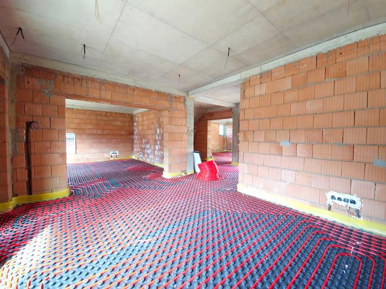 Cladire ideala pentru birouri, clinica, gradinita, 338mp, 6 parcari