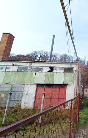 Spatiu comercial si depozite, teren 1673 mp, la iesire din Dej spre Cluj