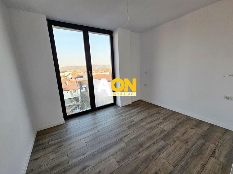 Penthouse 3 camere, 2 bai, parcare privata, 98 mp utili, ultracentral