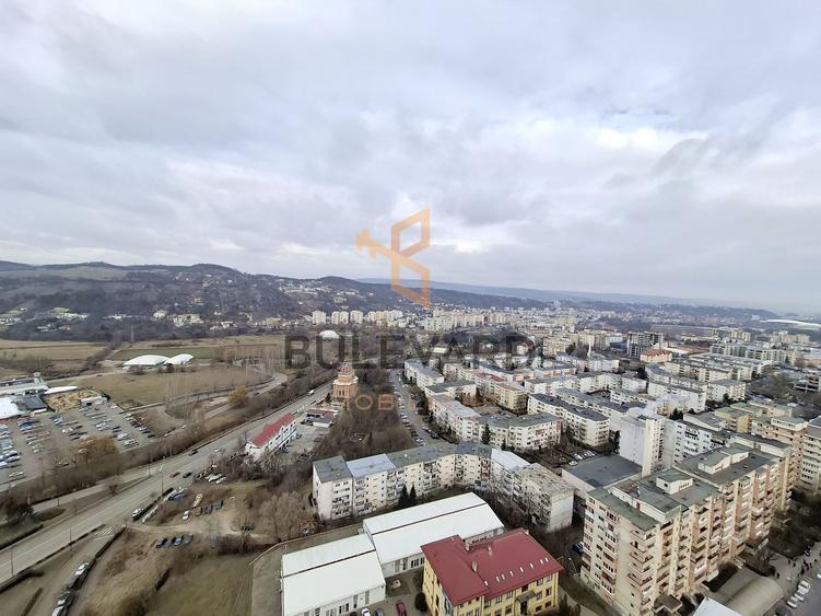 Penthouse 194 mp utili + 4 balcoane, view superb!