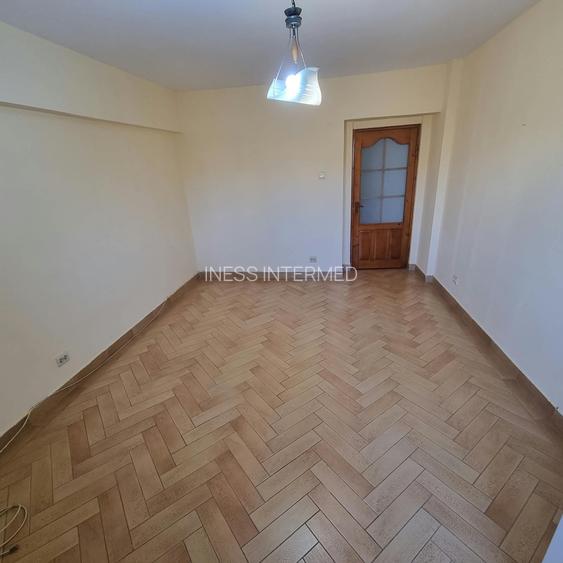UNIRII, 2 CAMERE DECOMANDATE, 3 BALCOANE, 70MP, PRIVELISTE DEOSEBITA