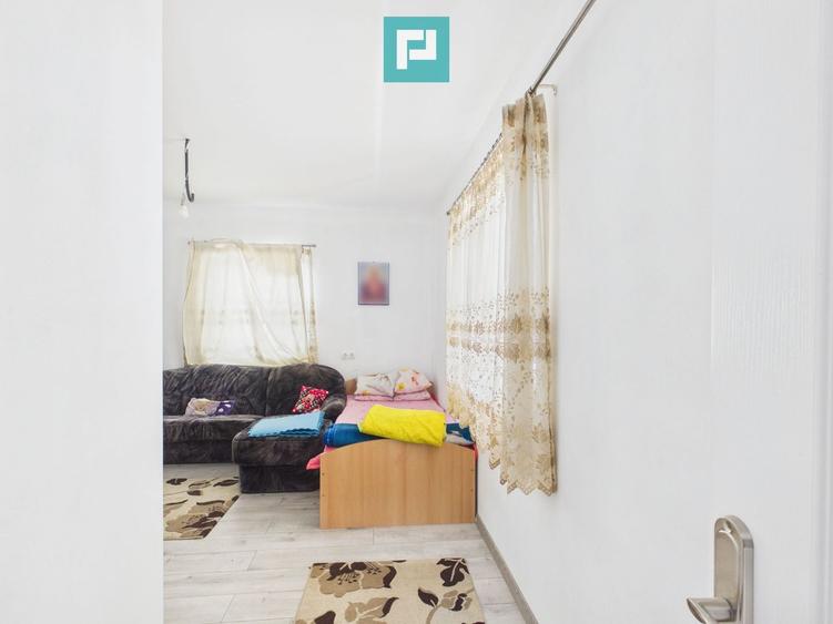 Casă 225 mp cu teren 1.482 mp în Leș
