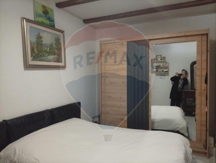 Casă / Vilă cu 6 camere de vânzare