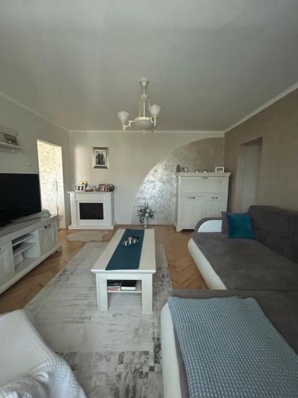 3 camere - zona LIDL Andrei Muresanu - etaj 2/4 - mobilat si utilat - balcon