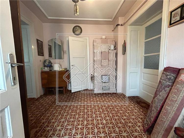 Casa individuala 3 camere, 2 bai, acces auto - Ultracentral