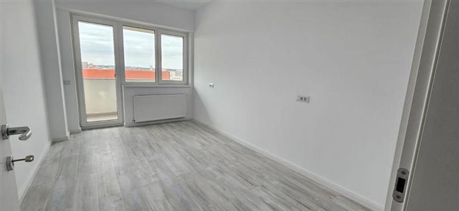 Revanzare, fara TVA: Apartament 3 camere, bloc nou, zona semicentrala