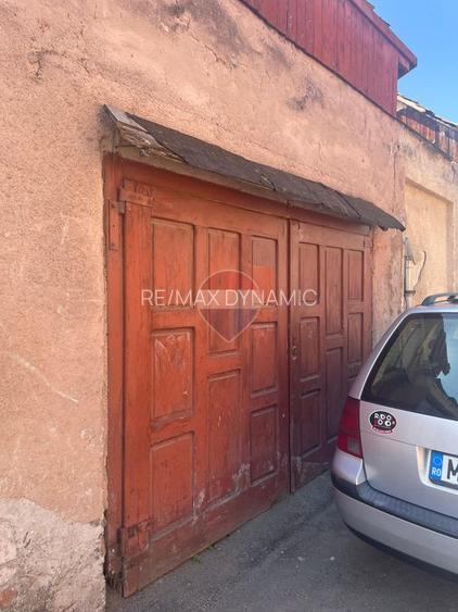 Casă cu 3 camere de vânzare în zona centrala comison 0% + garaj - 25