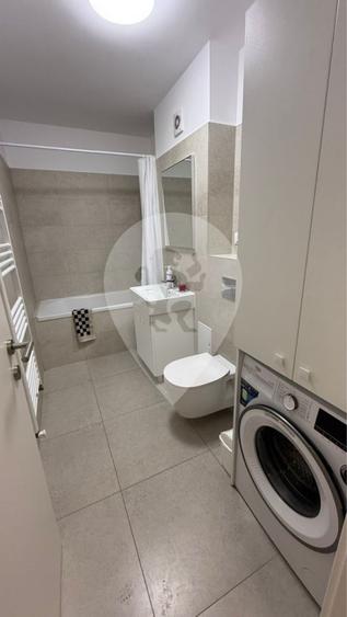 Garsoniera spatioasa 45 mp + balcon + loc parcare inclus