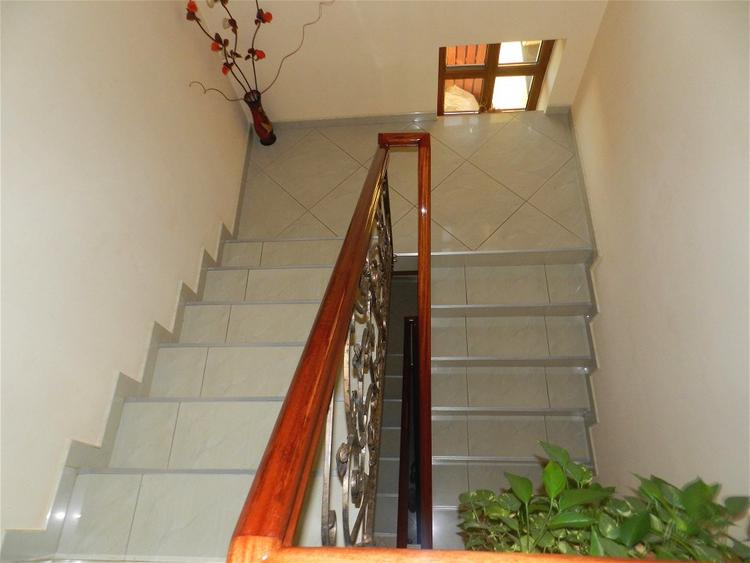 Casa de vanzare, 6 camere, teren 900 mp, Europa