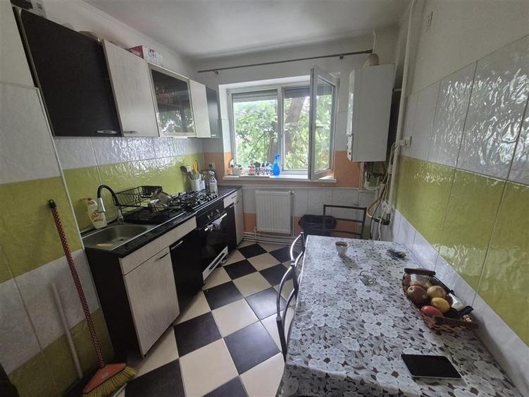 2 camere, etaj 1, Mobilat si Utilat, Calea Galati - Kogalniceanu