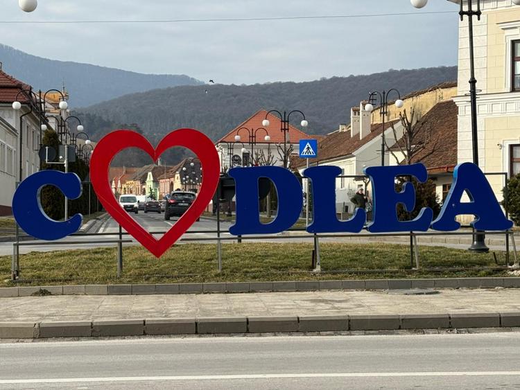 Codlea, zona Nordului, de vanzare apart. cu doua camere
