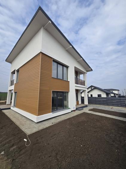 CARTIER PRIVAT, CASA 4 CAMERE, 2 BAI, MIROSLAVA , PLACA DE BETON PESTE ETAJ