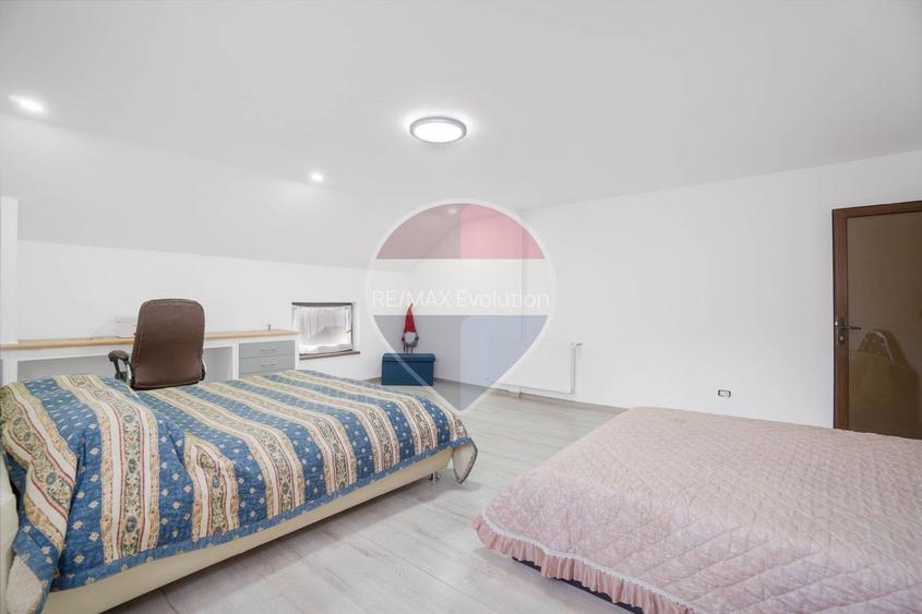 Proprietate de Poveste/ MANDRA/ DE VANZARE!- piscina exterioara! - 44