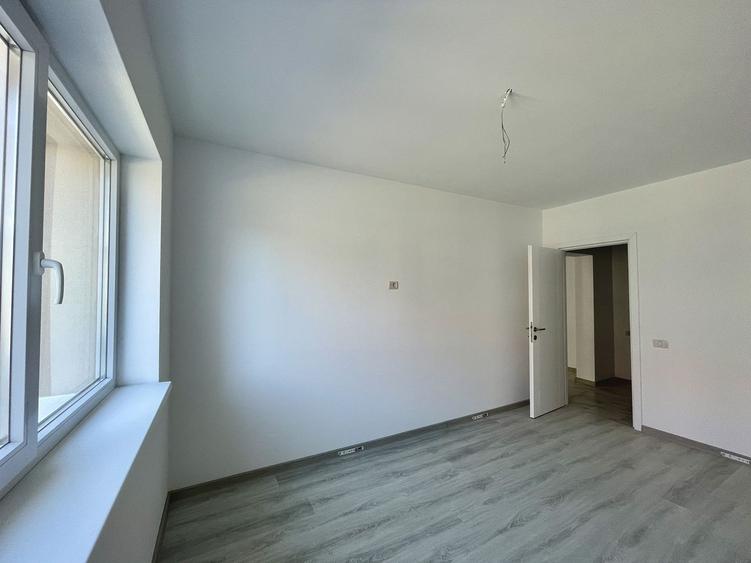 Studio 50 mp, 74 240 euro, parcare inclusă, DEZVOLTATOR.