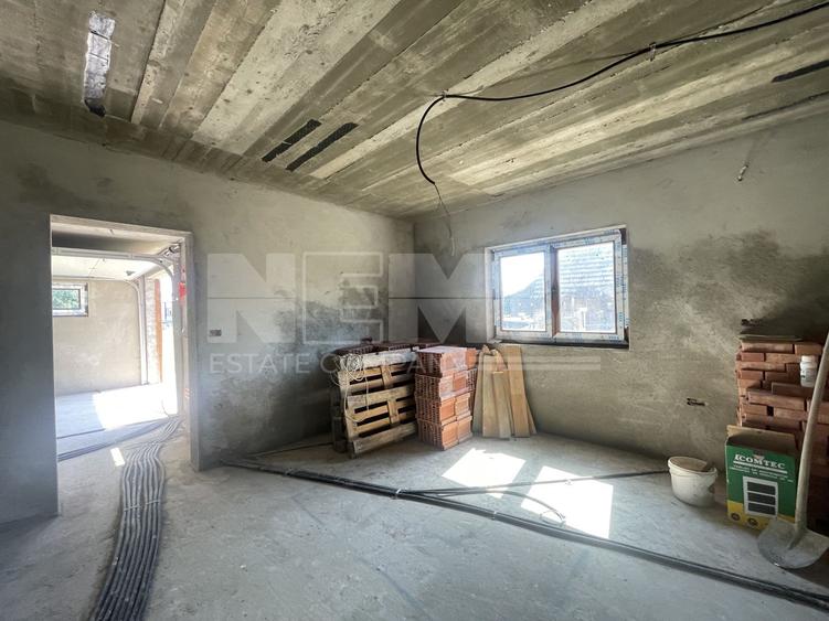 CASA LA ROSU DIN CARAMIDA + GARAJ I 12,5 ARI I VICOV DE SUS I