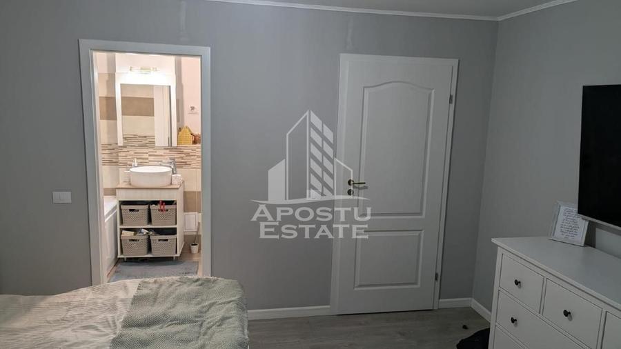 Apartament cu 3 camere, decomandat, 2 bai, 2 balcoane, Dambovita