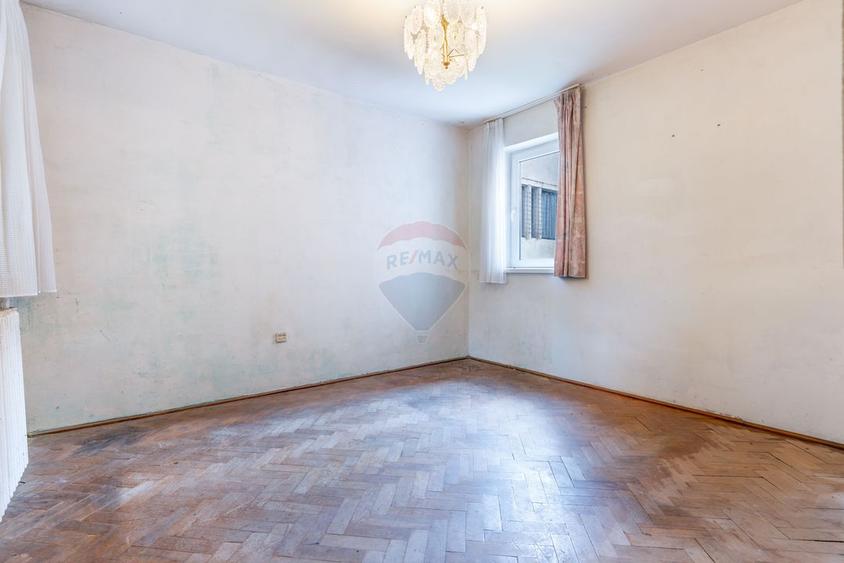 Apartament 3 camere,decomandat, renovabil.Str. Parâng nr.17|Comision 0